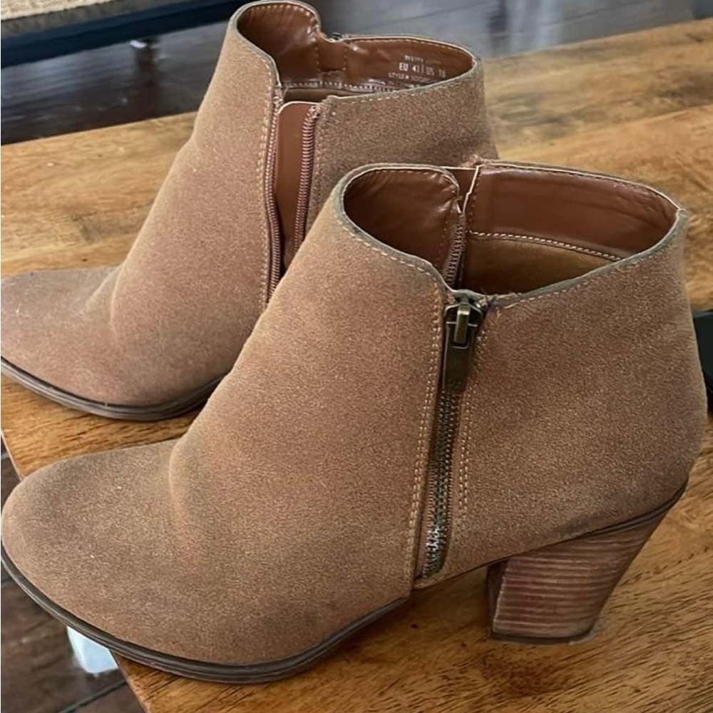 Denver Hayes Women’s Wedges/Heels